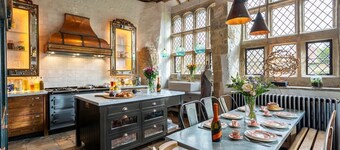 Elizabethan Manor - Sept Chambres Villa, Couchages 14