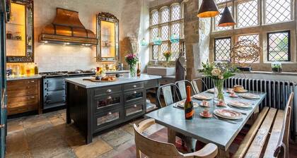 Elizabethan Manor - Seven Bedroom Villa, Sleeps 14