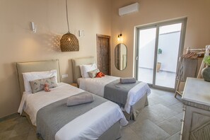 4 bedrooms, iron/ironing board, Internet, bed sheets