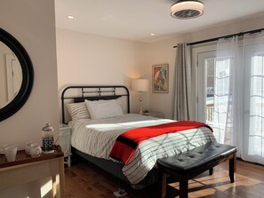 3 habitaciones, tabla de planchar con plancha, wifi y ropa de cama 