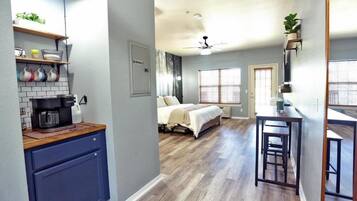 1 Schlafzimmer, Schreibtisch, Bügeleisen/Bügelbrett, kostenloses WLAN