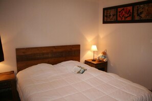2 bedrooms, free WiFi - 200m from resort center, swimming pool, balcony, tv, ski locker, 65m², Montchavin La Plagne (Bellentre)