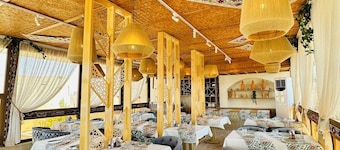 Zargaron Boutique Hotel