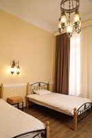 Egyptian cotton sheets, premium bedding, in-room safe, desk