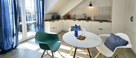 Comfort Apartment, Balcony | Living area