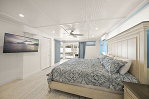 3 bedrooms, desk, iron/ironing board, free WiFi - Pineapple on Siesta Key (Siesta Key)