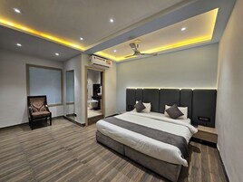 Executive-herbergi með tvíbreiðu rúmi - borgarsýn | Skrifborð, vinnuaðstaða fyrir fartölvur, ókeypis þráðlaus nettenging