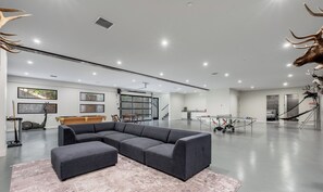 Interior - Paradise Estate+2 Houses+9bedroom+Heatedpool+Volleyball+Pickleball (Glendale)