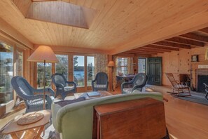 TV - 5BR Classic Maine Large House [Indian Lot Cottage] (Southwest Harbor)