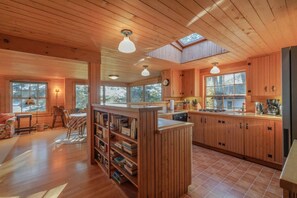 Fridge, microwave, oven, stovetop - 5BR Classic Maine Large House [Indian Lot Cottage] (Southwest Harbor)