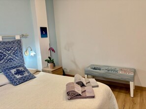 2 quartos, ferros/tábuas de passar roupa, Wi-Fi, roupa de cama