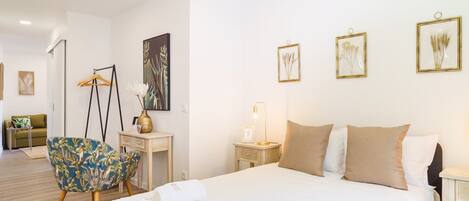 1 bedroom, iron/ironing board, internet, bed sheets