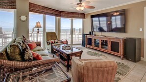 Exterior - White Surf 701 (Daytona Beach Shores)