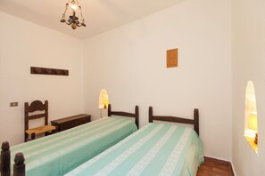 2 bedrooms, bed sheets