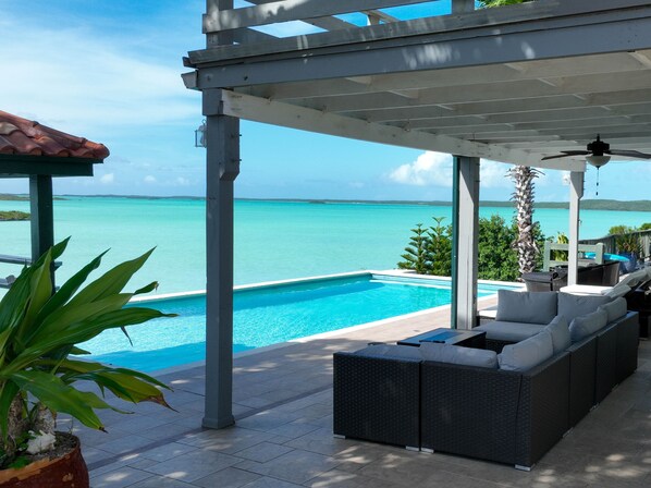 Outdoor pool - Turquoise Haven Villa (Chalk Sound)