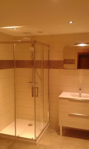 Een douche, een haardroger