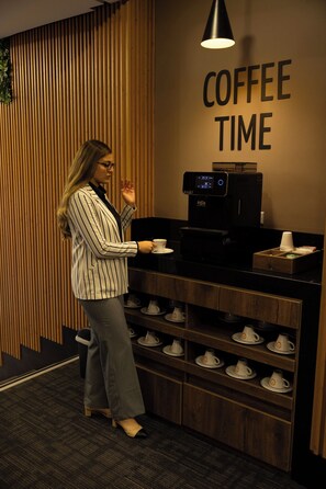 Free daily buffet breakfast - Hotel Continental By Hours (Bogotá)