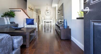 Stunning 3 bedroom Home in the Heart of the Grove