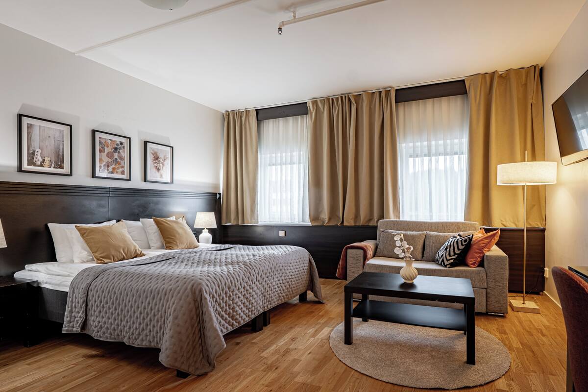 Premium-Vierbettzimmer | Schallisolierte Zimmer, Bügeleisen/Bügelbrett, kostenloses WLAN