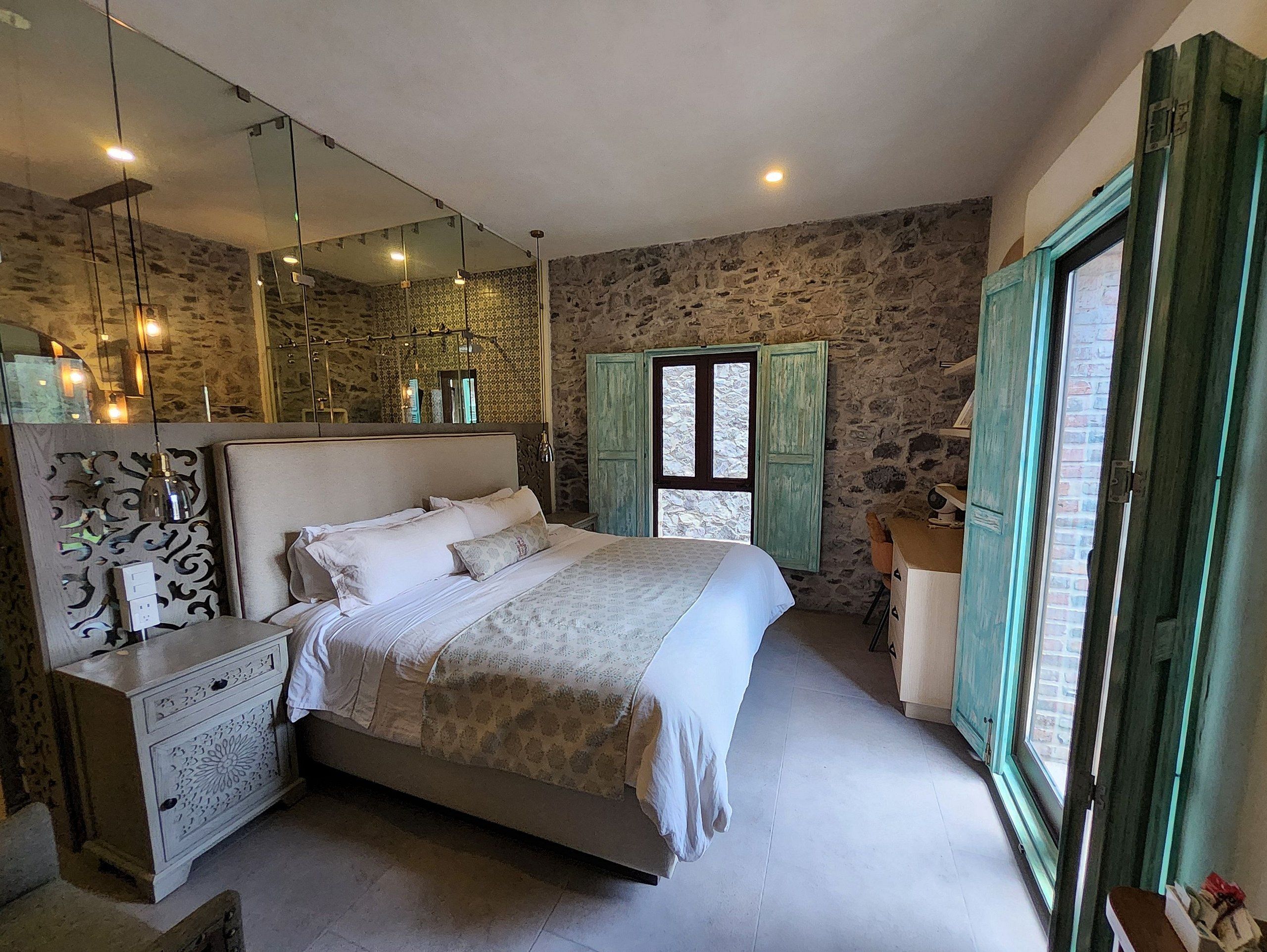 Deluxe suite