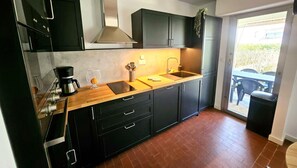 Kühlschrank, Mikrowelle, Ofen, Geschirrspüler