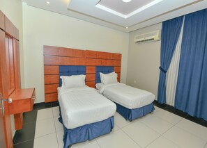 Departamento básico | Cortinas blackout, tabla de planchar con plancha y wifi gratis 