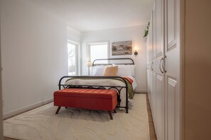 1 bedroom, desk, iron/ironing board, free WiFi