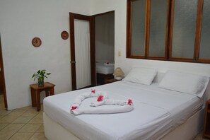 1 bedroom, iron/ironing board, free WiFi, bed sheets - Villa Junior # 2 w/ Pool & Kitchen – Minutes from Manuel Antonio Beach (Quepos)