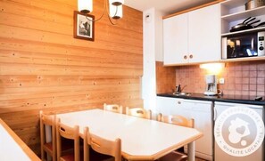Kühlschrank, Mikrowelle, Geschirrspüler