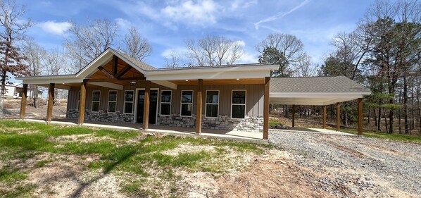 Exterior - The Farmhouse on 151 (Calhoun)