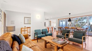 Älytelevisio, kirjoja, stereot