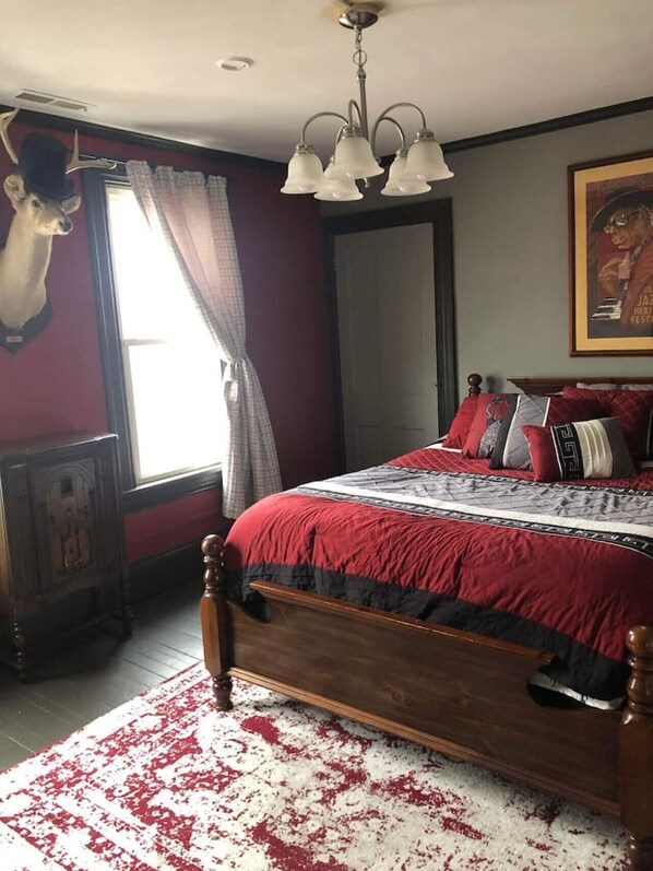 3 bedrooms, iron/ironing board, travel cot, WiFi