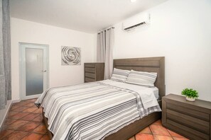 4 chambres, fer et planche à repasser, Wi-Fi, draps fournis
