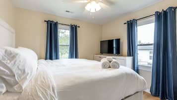 2 bedrooms, iron/ironing board, WiFi, bed sheets