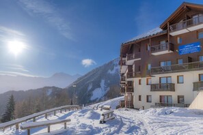 Exterior - 300m from resort center, fitness, swimming pool, sauna, parking, tv, 20-25m², Le Corbier (Le Corbier)
