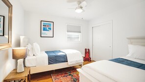 3 soverom, strykejern/-brett, reiseseng for barn og internettilgang