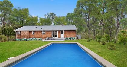 Modern and Cozy East Hampton Home Centrally Located Close to East Hampton...