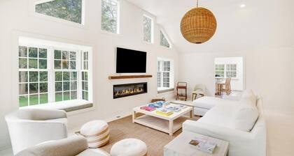Charming Amagansett Cottage with Pool, Perfectly Situated near Town and...