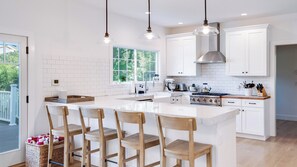 Microondas, horno, placa de cocina, cafetera/tetera