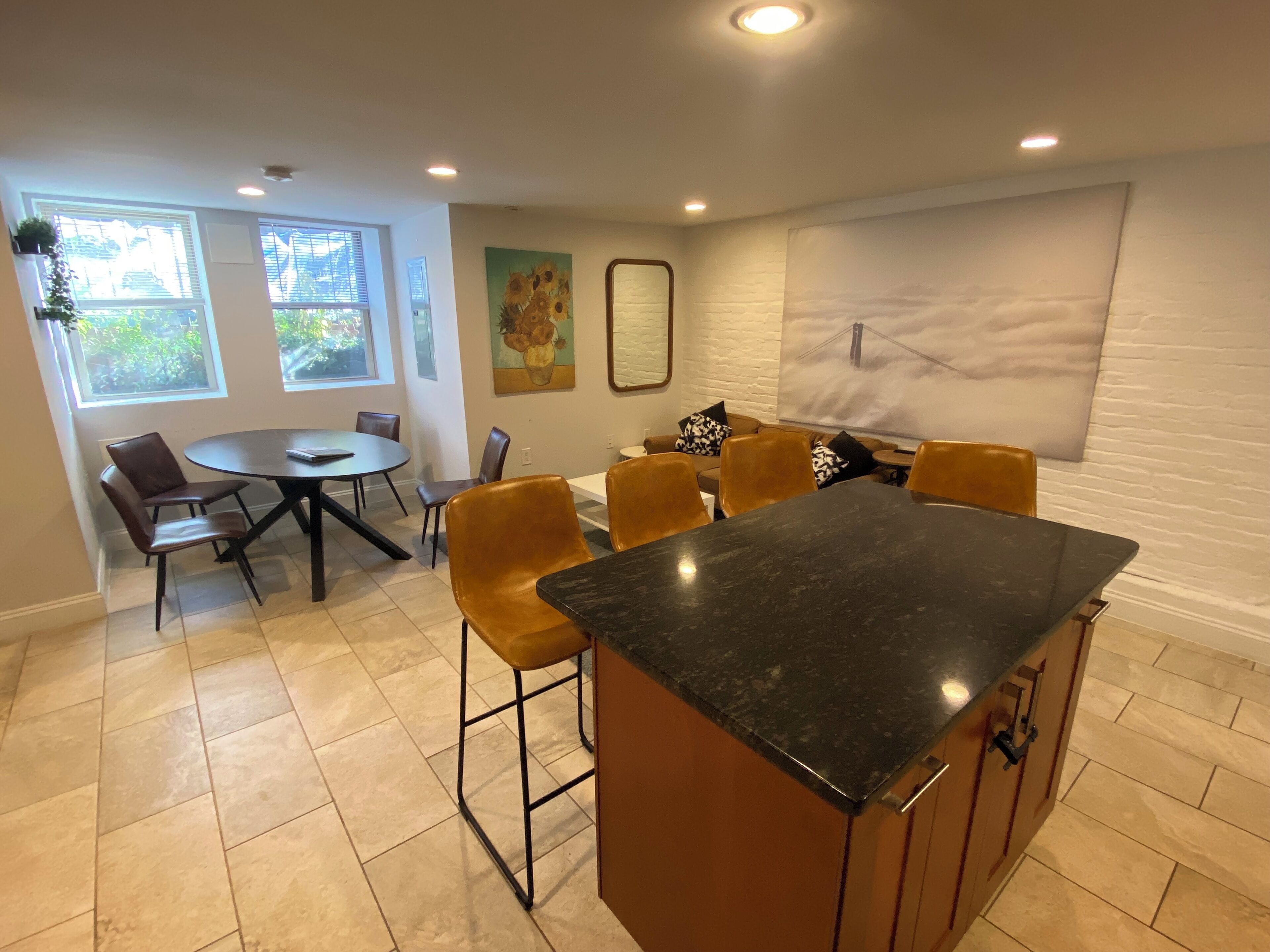 New Capitol Hill Gem: Office Space / Free Parking / Walk To Capitol - Washington, DC