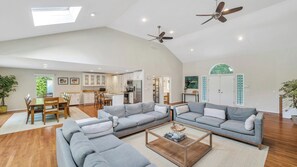 Télévision, table de tennis de table