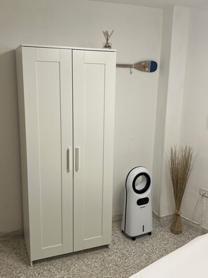 2 slaapkamers, een strijkplank/strijkijzer, wifi, beddengoed