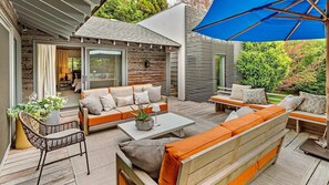 Terrace/patio - Designer's Oceanfront East Hampton Estate, State-of-the-Art Amenities,... (Amagansett)