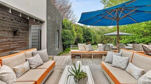 Terrace/patio - Designer's Oceanfront East Hampton Estate, State-of-the-Art Amenities,... (Amagansett)