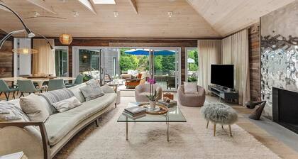 Designer's Oceanfront East Hampton Estate, State-of-the-Art Amenities,...