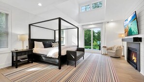 6 bedrooms, iron/ironing board, Internet, bed sheets