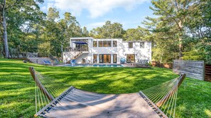 Exterior - Beautiful East Hampton Home with water views of Gardiners Bay, close to... (East Hampton)