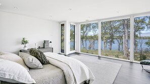 6 bedrooms, iron/ironing board, WiFi, bed sheets - Expansive Southampton Home with Harbor Water Views, Private Pool, Modern... (Southampton)