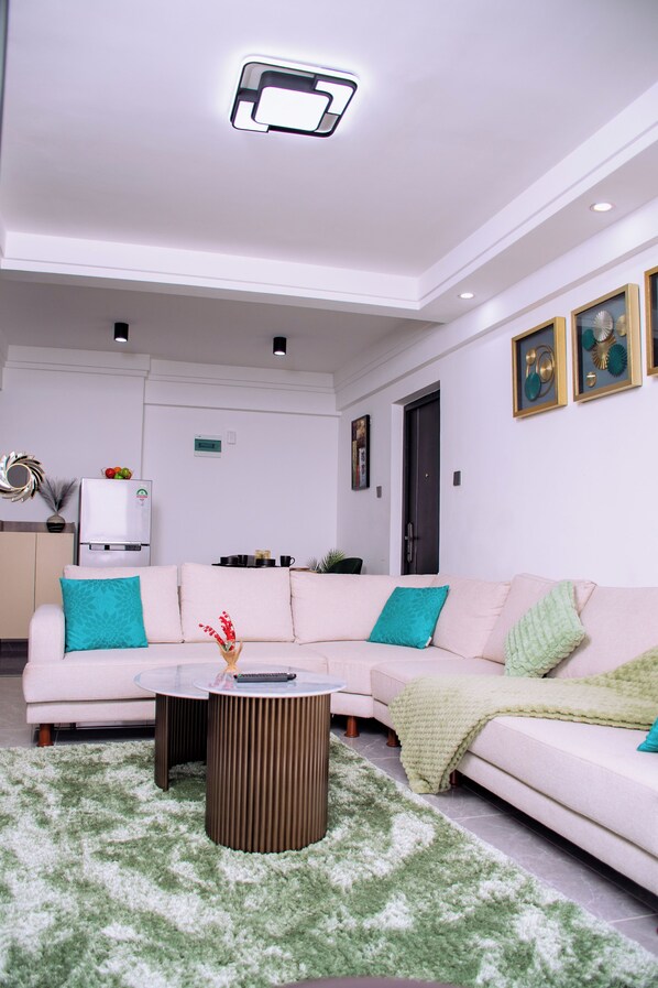 Living area - Cozy 1-bedroom apartment at Gatundu Heights, Kileleshwa, Nairobi. (Nairobi)