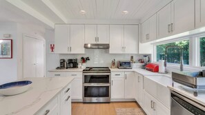 Microwave, oven, stovetop, coffee/tea maker